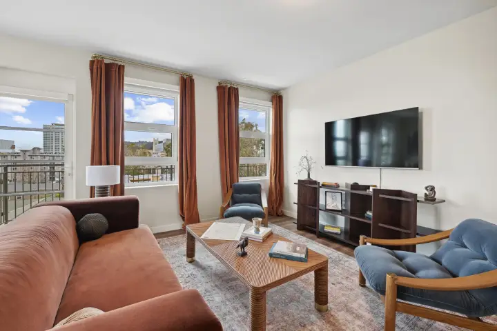 unit interior 9
